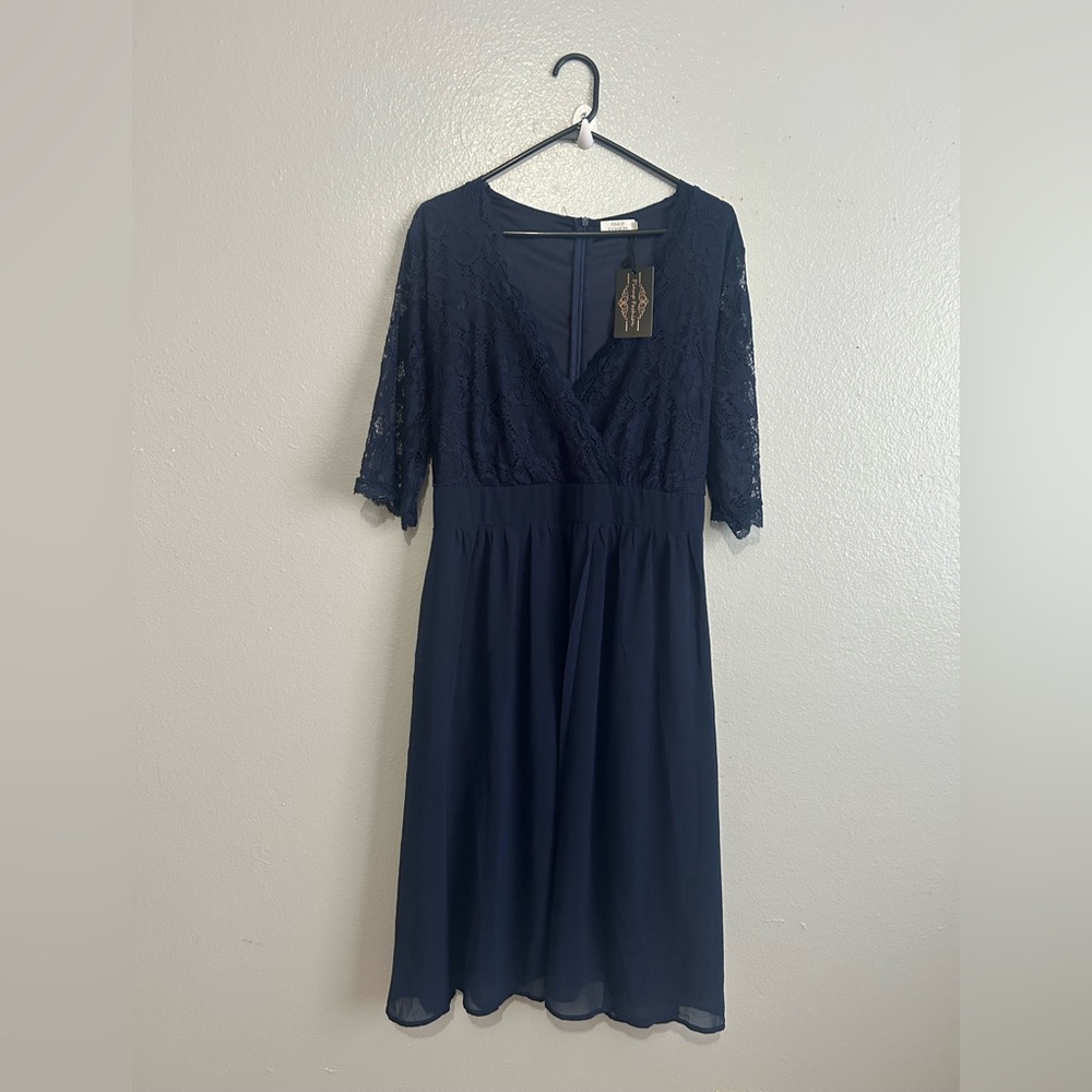 Elegant Navy Lace Dress 20W (NTW)